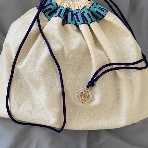 Tory Burch black crossbody - Picture 6 of 7